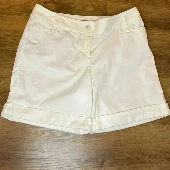 J. Jill Pants - J. Jill Stretch Women’s 8 White Cuffed 6” Inseam Shorts